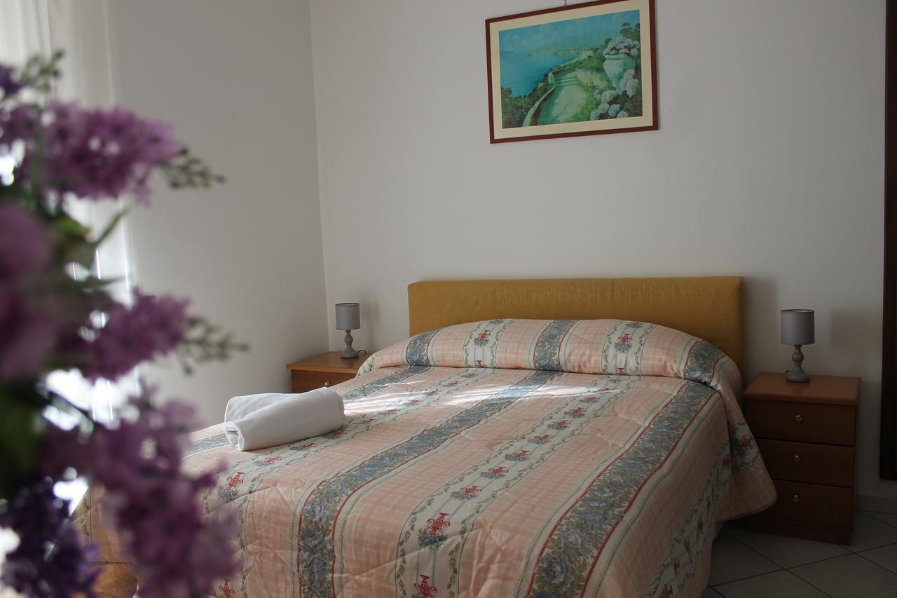 Il Casale Del Golfo Apartment Вико Екуензе Екстериор снимка