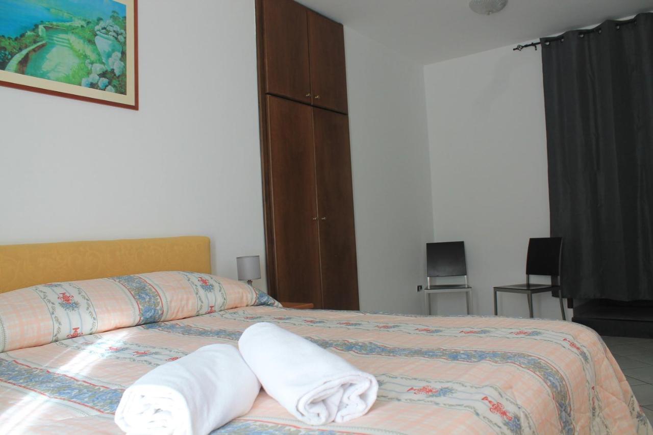 Il Casale Del Golfo Apartment Вико Екуензе Екстериор снимка