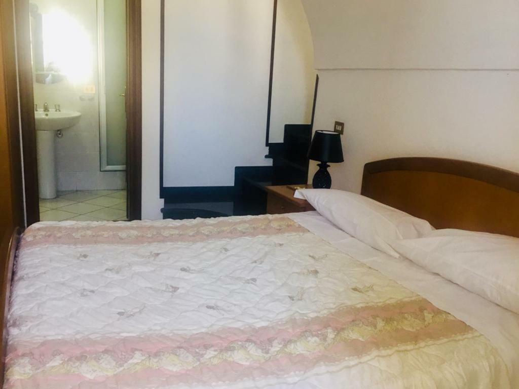 Il Casale Del Golfo Apartment Вико Екуензе Екстериор снимка